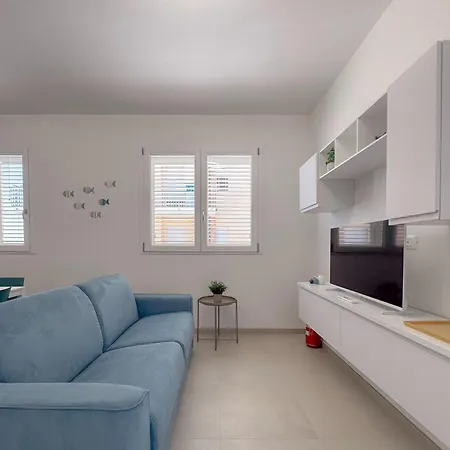 Apartman Fronte Mare Con Parcheggio By Host Hero