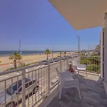 Beachfront With Ac & Private Parking By Hosthero Апартаменты Чивитанова-Марке