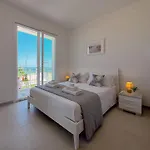 Beachfront With Ac & Private Parking By Hosthero Апартаменты Чивитанова-Марке