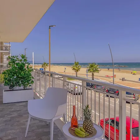Διαμέρισμα Beachfront - Ac & Private Parking By Hosthero