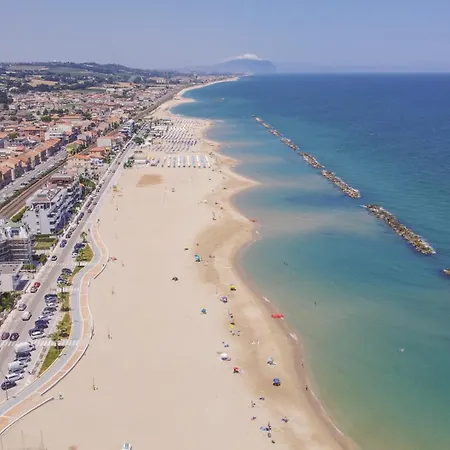 Appartement Beachfront With Ac & Private Parking By Hosthero *