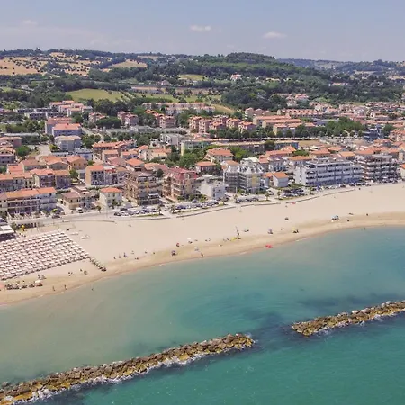 Fronte Mare Con Parcheggio By Host Hero Apartmán Civitanova Marche