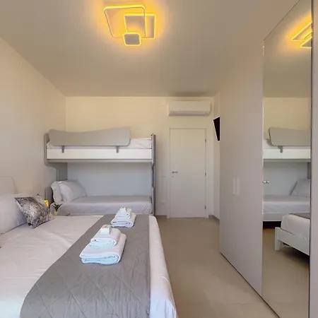 Beachfront - Ac & Private Parking By Hosthero Civitanova Marche