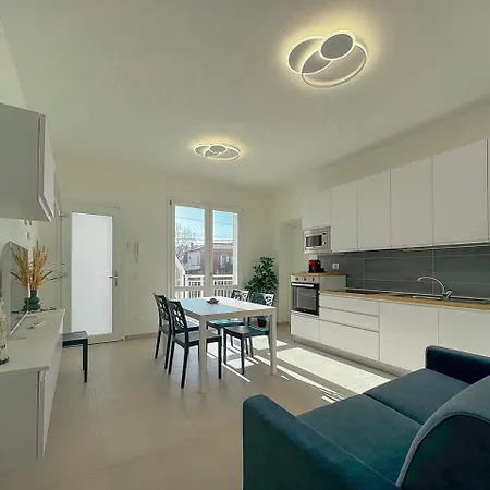 Beachfront - Ac & Private Parking By Hosthero Διαμέρισμα Civitanova Marche