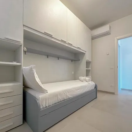 Beachfront - Ac & Private Parking By Hosthero Διαμέρισμα Civitanova Marche