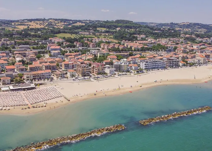 Beachfront With Ac & Private Parking By Hosthero Apartment Civitanova Marche