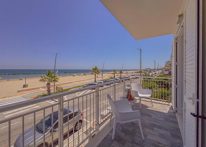 Beachfront With Ac & Private Parking By Hosthero Apartment Civitanova Marche