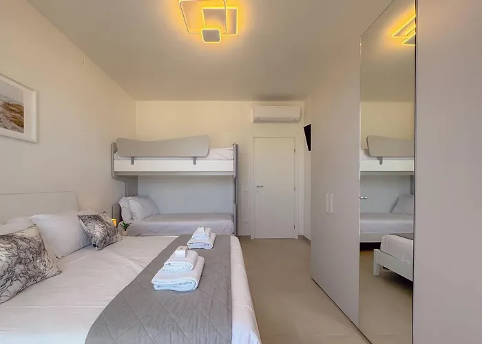 Beachfront With Ac & Private Parking By Hosthero Civitanova Marche