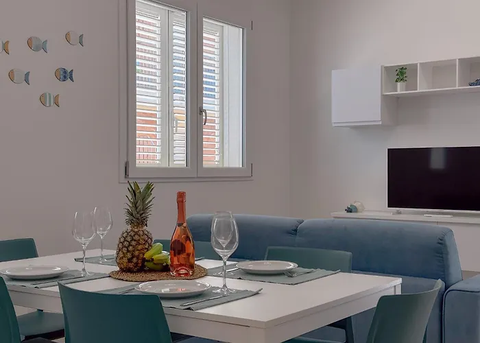 Apartment Beachfront With Ac & Private Parking By Hosthero