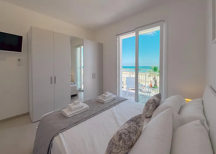Apartment Beachfront With Ac & Private Parking By Hosthero *