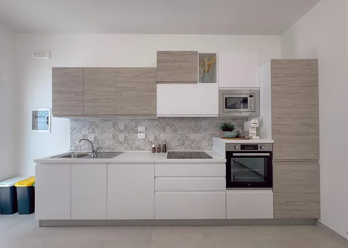 Beachfront With Ac & Private Parking By Hosthero *