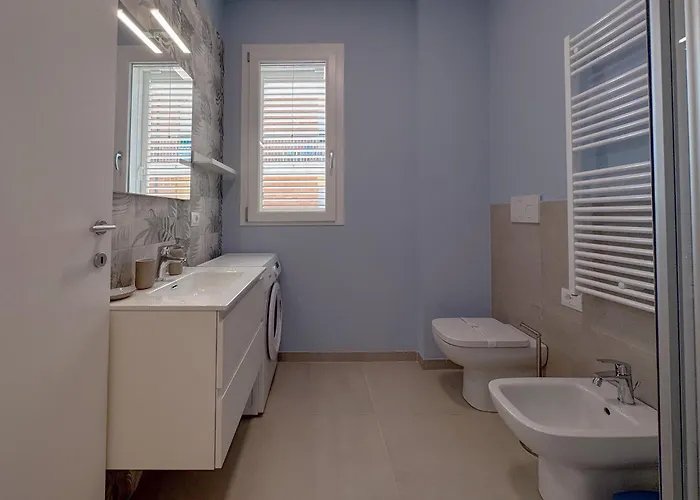 Beachfront With Ac & Private Parking By Hosthero Civitanova Marche