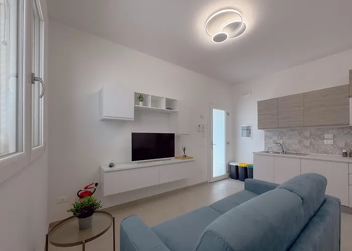 Beachfront With Ac & Private Parking By Hosthero *