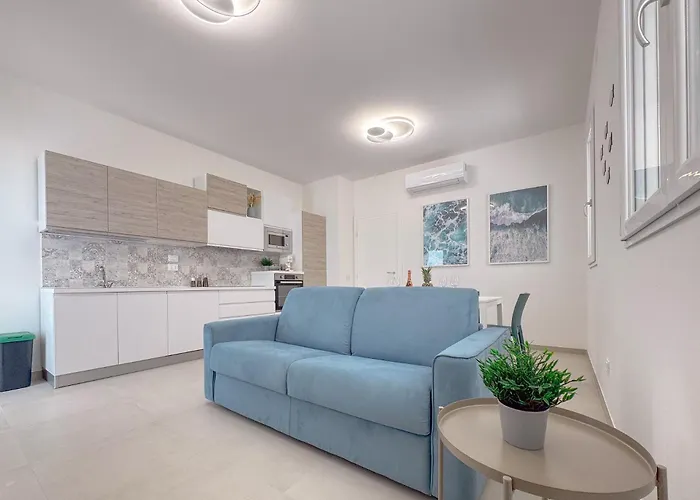 Apartment Beachfront With Ac & Private Parking By Hosthero